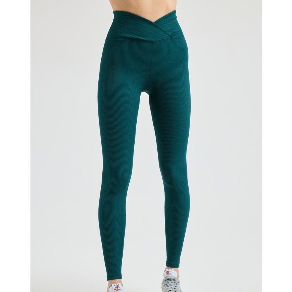 Ribbed Veronica Leggings | Year of Ours